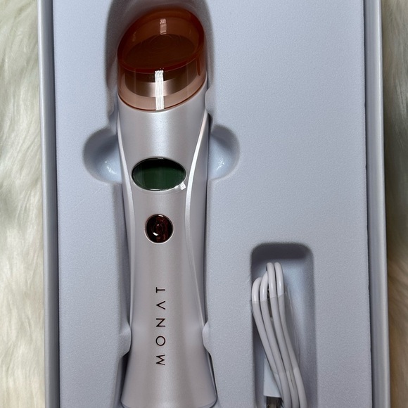 Hot & Cold Facial Wand by Monat NEW - Picture 4 of 5